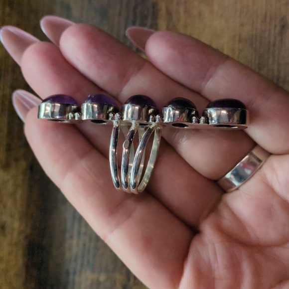 Elegant Purple Stone Silver Ring - Picture 2 of 10